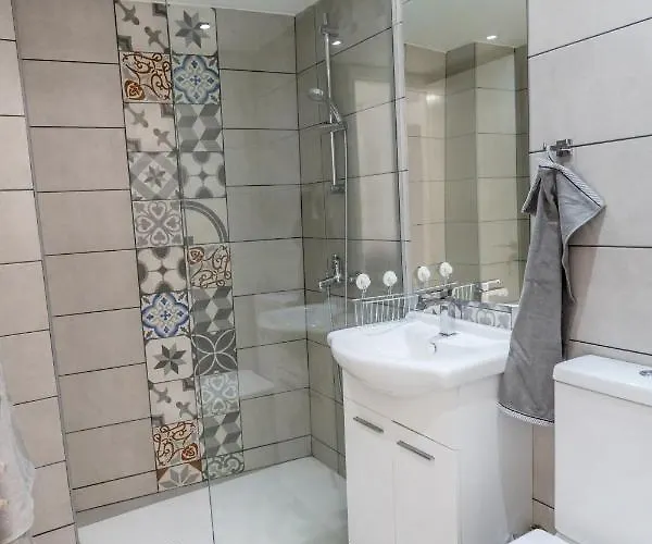 To Hani - Kamara Maisonette Apartment *